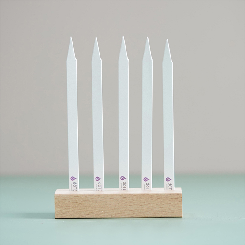 1 Stuks Houten Tafel Parfum Es - Desk Setup Essentials recensie en prijs